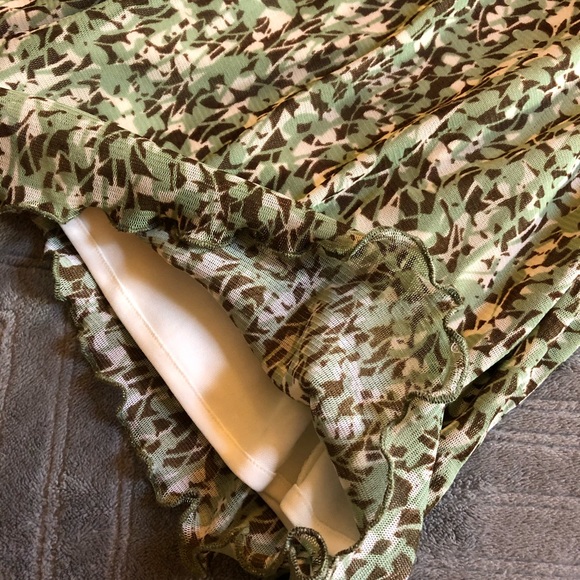 NWT leaf print dress - Picture 4 of 4